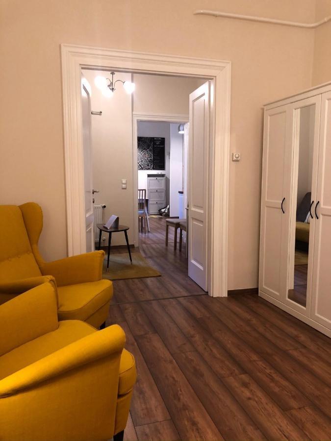 Modern Comfort In Historical Apartament *