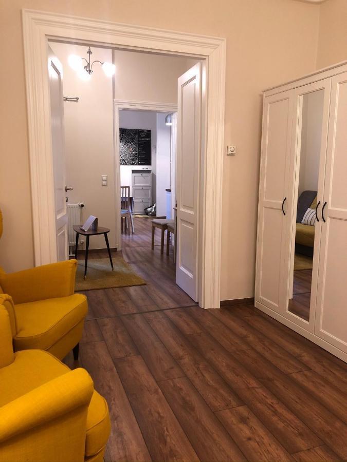 Modern Comfort In Historical Apartament *